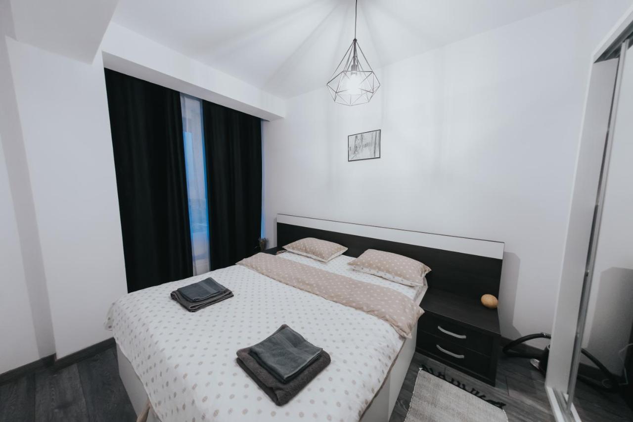 Urban Apartment *